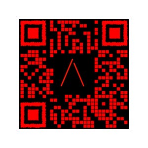 Könnte beinhalten: Ein quadratischer Aufkleber mit einem roten QR-Code-Muster auf schwarzem Hintergrund. In der Mitte des Aufklebers befindet sich ein schwarzes Quadrat mit einem roten, nach oben zeigenden Dreieck. Der Aufkleber hat weiße Ränder.