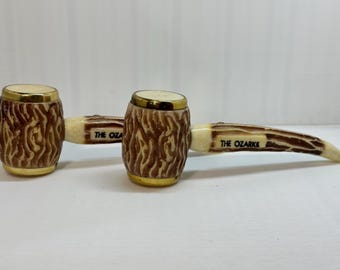 Vintage The Ozarks Souvenir Plastic Bone Smoking Pipe Salt & Pepper Shakers
