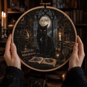 Korsstygnsmönster för månkatt, broderidiagram för svart katt i Gothic Library (PDF)