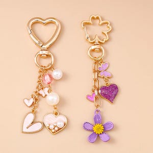 Emaille Love Herz Schlüsselanhänger für Frauen & Mädchen - Niedlicher Blumen Anhänger Schlüsselanhänger - Metall Taschenanhänger Geschenk - DIY Handtaschen Dekor