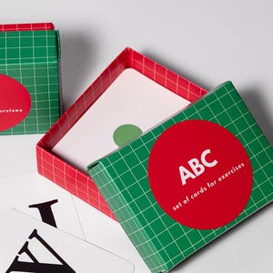 Cartes d'exercices ABC – Cartes-éclair minimalistes sur les mouvements de l'alphabet (2 jeux complets, de A à Z) | Design classique, aucune illustration, jeu de cartes physique