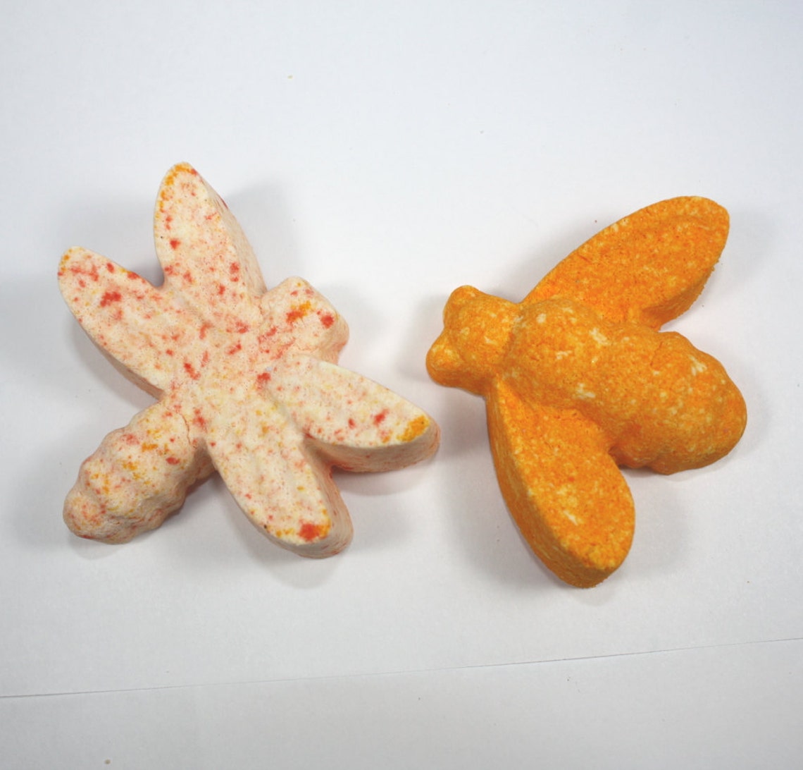 4 Beautiful Beneficial Bug Bath Bombs dragonfly butterfly Etsy
