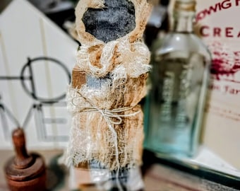 Muñeca de iglesia primitiva Ornie-Tuck