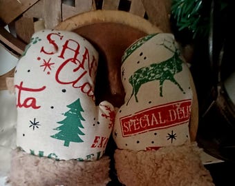 Primitive Folkart Farmstyle Santa Mittens