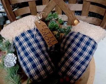 Primitive Folkart Navy Blue And Off White  Homespun Mittens Set For Christmas Season