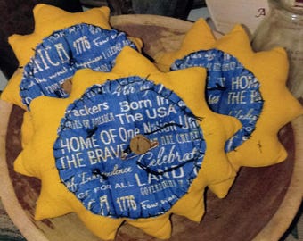 Primitive Folkart With Americana Center Sunflower Ornies Set Of 3