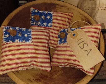 On Sale Primitive Folkart Americana Flag Ornie-Tuck With Tag. Set Of 3  Size 3x4