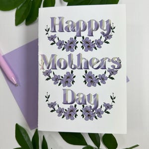 Cartão de Feliz Dia das Mães com Flores Roxas, Flores para o Dia das Mães, Cartão de Saudações para a Mãe, Cartão Exclusivo Desenhado à Mão, Cartão Simples para o Dia das Mães