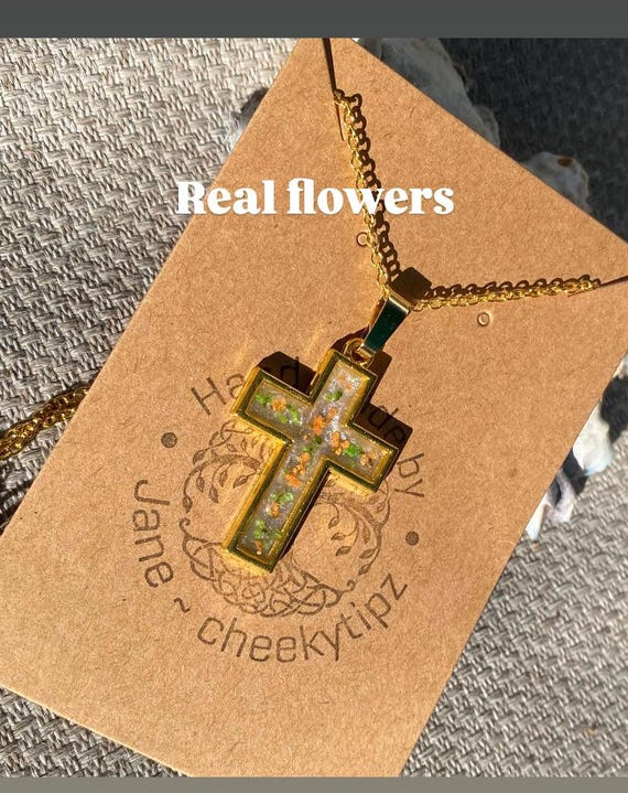 本物の花が付いたクロスネックレス。 - Etsy 日本