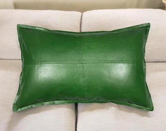 Grünes marokkanisches Lederkissen | Handgefertigtes Lederkissen Boho Dekokissen | Rechteckiges Kuschelkissen | Wohnkultur | Kundenspezifische Größen