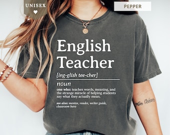 英語教師用シャツ Comfort Colors® 教師用スウェットシャツ 面白い定義Tシャツ ELA 文学 文法 本好きの英語教師へのギフトTシャツ