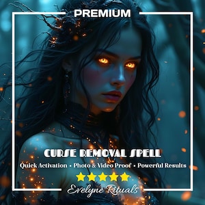 以下が含まれることがあります： デジタルアート。オレンジ色の輝く目と黒髪の女性が白い枠で囲まれています。上部に「PREMIUM」、テキストには「CURSE REMOVAL SPELL」と詳細、5つ星評価、署名「Evelyne Rituals」が含まれています。