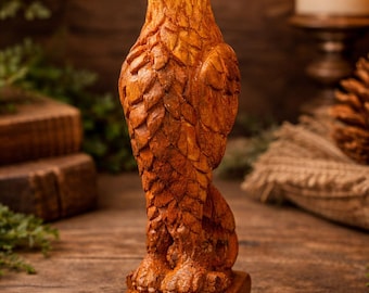 Scultura di aquila in legno intagliata a mano – Statuetta di uccello/aquila in legno rustico vintage, decorazione per la casa, oggetto da collezione.