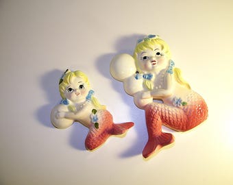 Vintage 1950s 1960s Old Ceramic Pink Tilso Mermaid Wall Plaques Retro 50s Plaque Bathroom Bath Antique Pin Up Decor Mermaids Fish Lefton