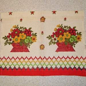 Vintage 60s 70s Daisy Flower Power Floral Graphic Mid Century Linen Kitchen Curtain Curtains Valance 1960s 1970s Decor Textile Pop Art Red