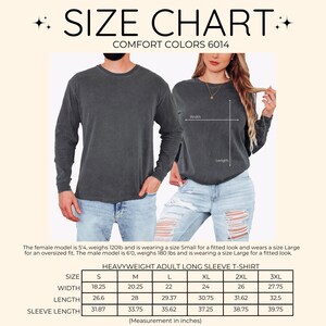 The image is a size chart for a gray long-sleeved shirt, featuring a man and a woman wearing the shirt. The chart provides measurements for different sizes, including a full-size model, a small model, and a large model.