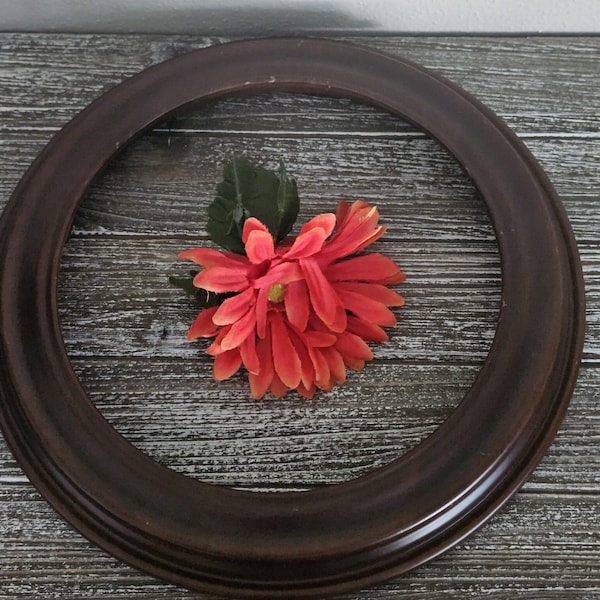 Vintage Dark Wood Plate Frame - Van Hygan & Smythe 1960s - 11 1/8 Inch
