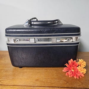 Vintage Samsonite Profile II Navy Blue Make-Up Beauty Train Case with Mirror / Hard Shell Carry-On Luggage