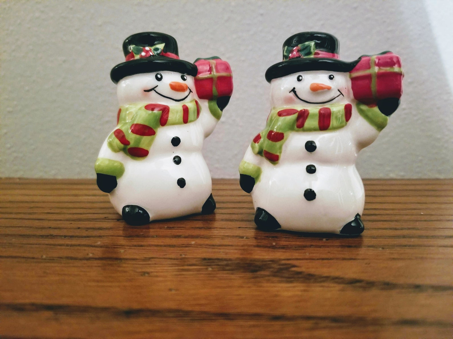 Vintage Set of Porcelain Snowman Salt and Pepper Shakers / Etsy