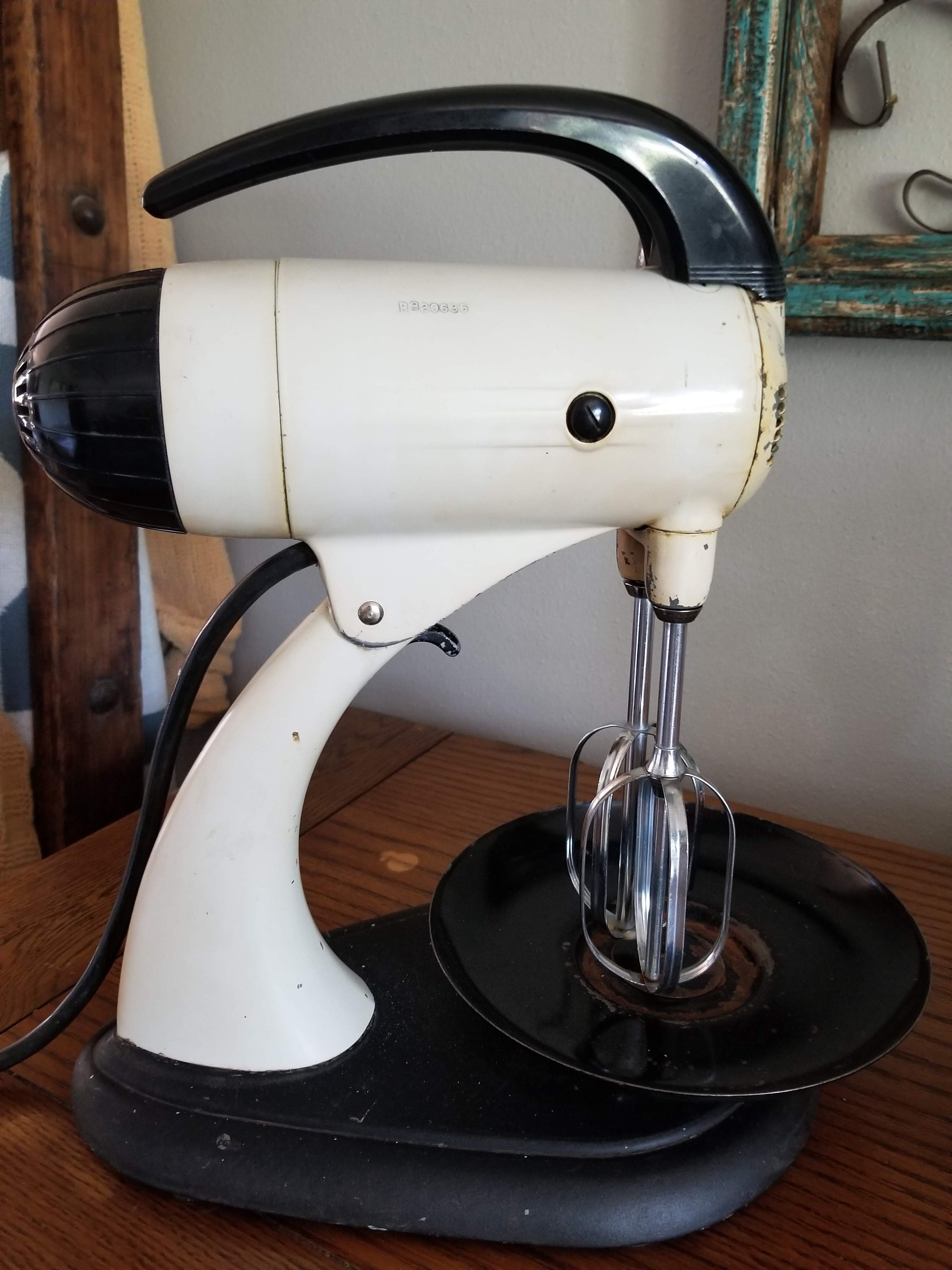 Vintage Sunbeam Mixmaster Stand Mixer.