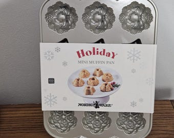 Nordic Ware Holiday Mini Muffin Pan: NOS