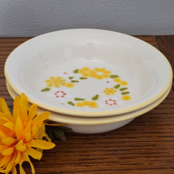 Set of 2 Cereal Soup Bowls Franciscan Earthenware Yellow Daisy Wreath / Discontinued 1975 - 1978