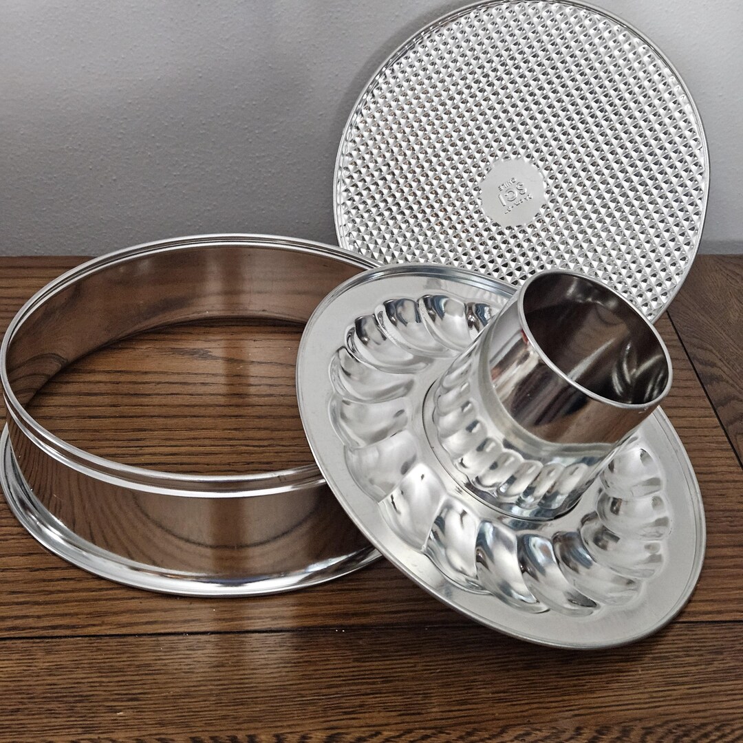 9 Inch Springform Pan Set With 2 Bases: Standard and Bundt Form - Etsy
