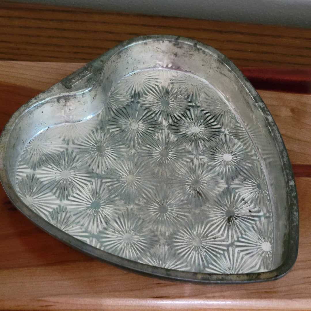 Vintage Ovenex Heart Cake Pan / Starburst Design Midcentury Pan / Made