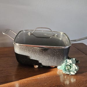 Granitestone 9 1/2 Inch Square Frying Pan with Glass Lid