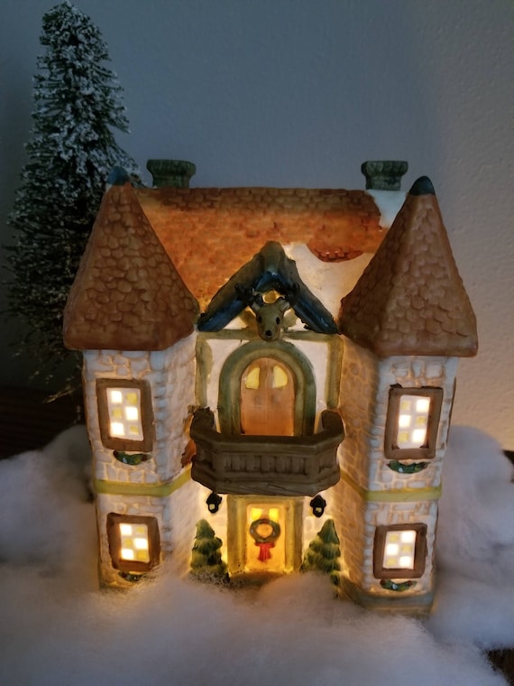 Nantucket Home Porcelain Christmas Holiday Village Lighted Toy Shoppe
