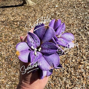 Fondant Alstroemeria Flower Cake Decoration (Lavender) Gum Paste Gumpaste