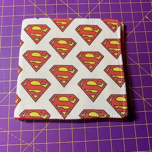 Carteiras de tecido com tema de super-heróis