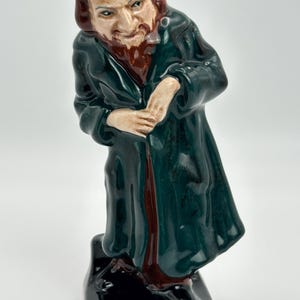 Vintage Royal Doulton &quot;Fagin&quot; Figurine M49, Series One – Charles Dickens