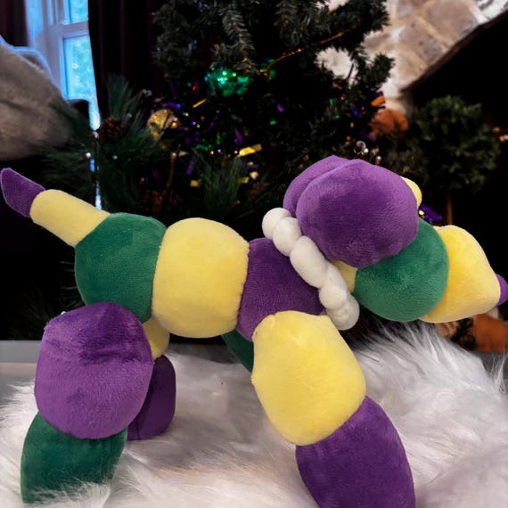 Mardi Gras Bead Dog Plush 10x10x5 Inches, Purple, Green and Gold