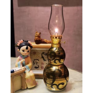 Gourd Oil Lamp, Ceramic Tabletop Lighting Oil Lamp, Handmade Glass Oil Lamp, Traditional Kerosene Lamp, Suitable as a Gift for the Elders