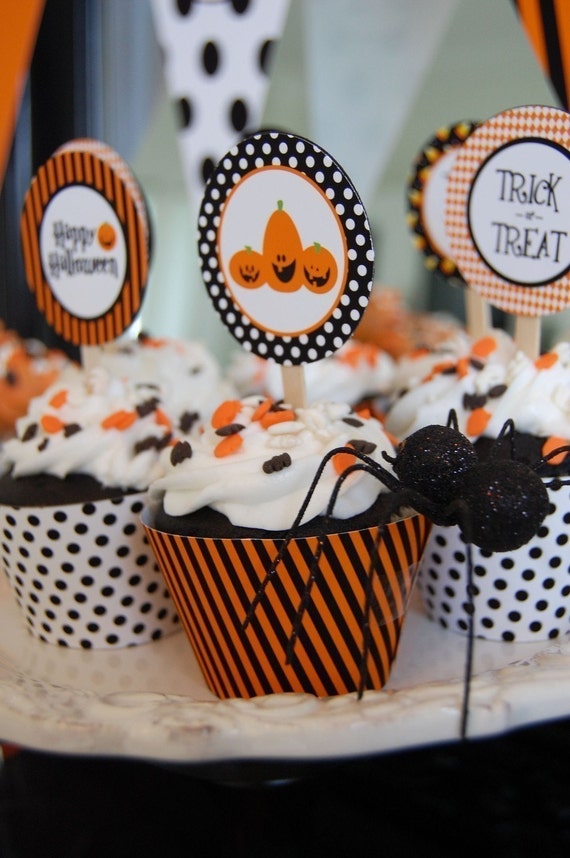 Halloween Trick or Treat Cupcake Toppers and Wrappers - DIY Printable Il_570xn