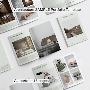 Könnte beinhalten: Ein offenes Layout einer Architektur-Portfolio-Vorlage. Die Seiten zeigen architektonische Renderings und Beispiele für den Modellbau. Das Cover zeigt eine Hausillustration. Der Text auf dem Cover lautet "Architecture Portfolio". Der Text oben lautet "Architecture SAMPLE Portfolio Template".