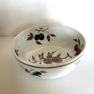 Vintage Royal Worcester Evesham Porcelain Bowl: Fruit Botanical Motif