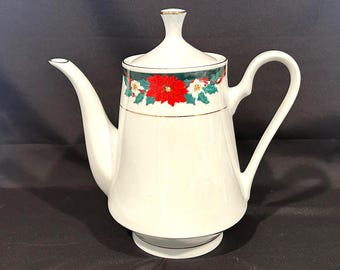 Vintage Tienshan Deck the Halls Teapot 8 3/8"