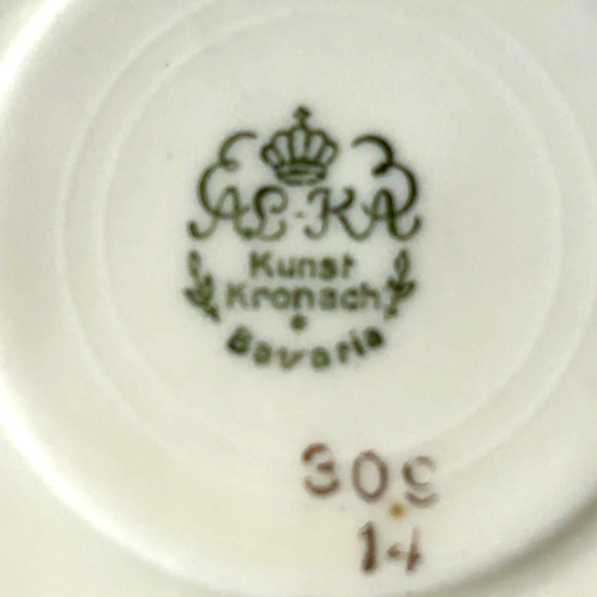 Vintage Alka Kunst Kronach Bavaria Petite Teacup, Green and Gold