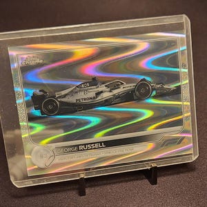 George Russel | 2022 Topps Chrom | Mercedes-AMG #112 B&W Raywave Refraktor | Formel 1 | F1 Karte | Rennsport | Mercedes | Erinnerungsstücke