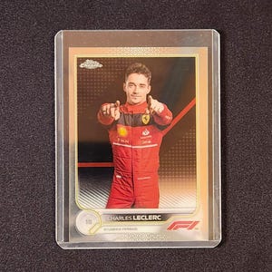 Charles Leclerc | 2022 Topps Chrom | Scuderia Ferrari #25 | Ferrari Formel 1 Team | Formel 1 | F1 Karte | Rennsport | Erinnerungsstücke