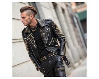 Chaqueta y polainas de cuero negro con tachuelas para hombre: remaches dorados, atuendo de motociclista punk rock, artículos de cuero para festivales