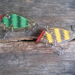 Vintage Antique Fishing Lures/ 2 South Bend Optics/ nice condition