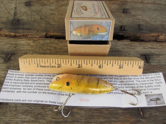 Vintage Fishing Lure/ Wooden Creek Chub Lure/ Ozzy Shur Strike BASS  ORENO035. 