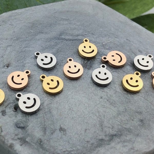 4pcs Tiny Smiley Face Charms - Bracelet Necklace Earring Charms - Tiny Happy Face Pendant - MoonLightSupplies