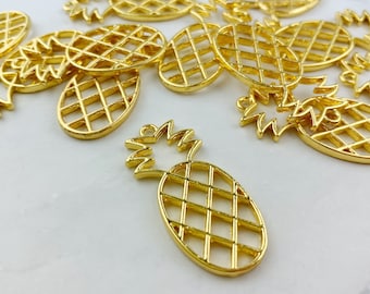 Ciondoli a forma di ananas in oro: pendenti per gioielli tropicali (4 pezzi)