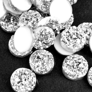 50 stuks zilveren nep-druzy - 12 mm cabochons groothandel - glitter cabochon - hars drusy platte achterkant - dikke cabochon met ronde geode bulk
