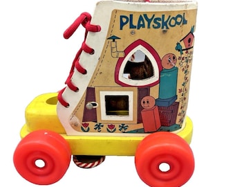 Vintage Fisher Price / Playskool Wooden Pull Toy - Old Woman Who Lived in a Shoe