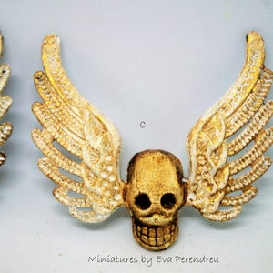 Miniature winged skull, Halloween, diorama, dollhouse, doll C